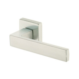 MANIGLIA ASTI M53 C\BOCCHETTA QUADRA CROMO SATINATO