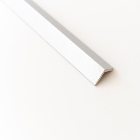 PARASPIGOLO IN MDF ALLUMINIO MM.28X28X3000