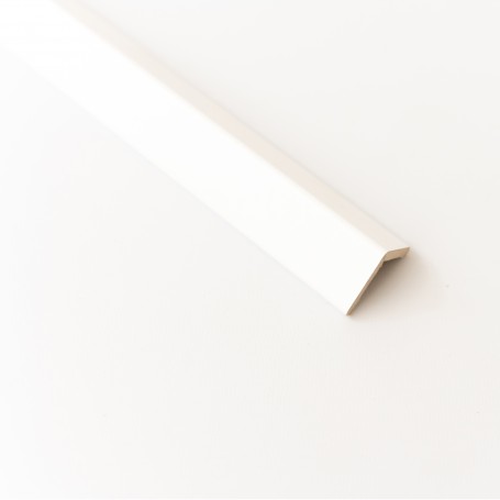 PARASPIGOLO IN MDF BIANCO MM.28X28X3000
