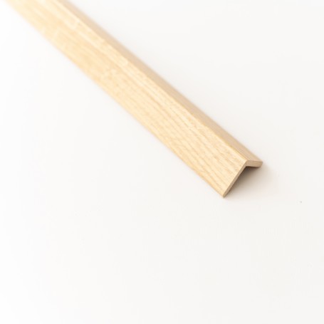 PARASPIGOLO IN MDF ROVERE NATURALE MM.28X28X3000